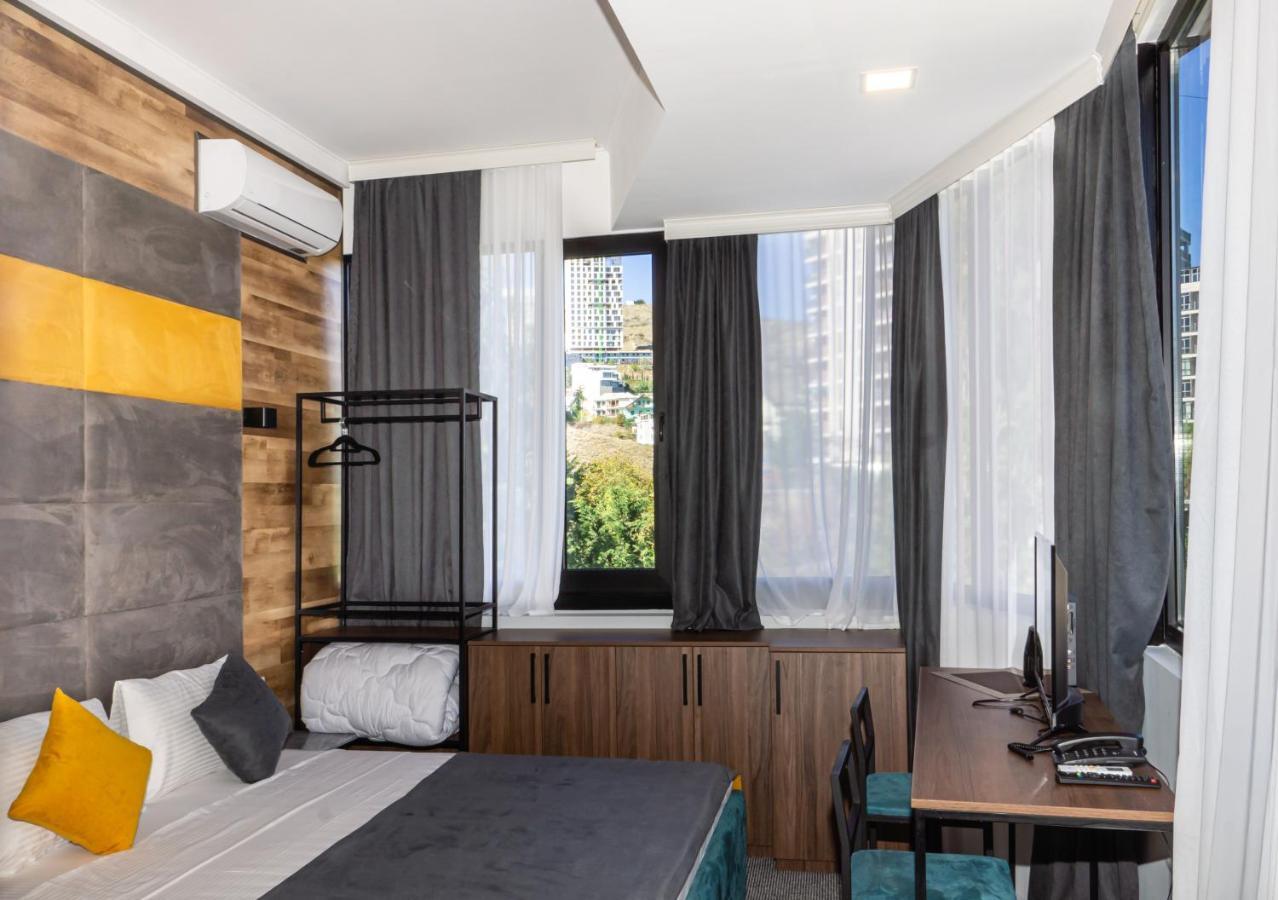 Bg Palace Hotel 트빌리시 외부 사진