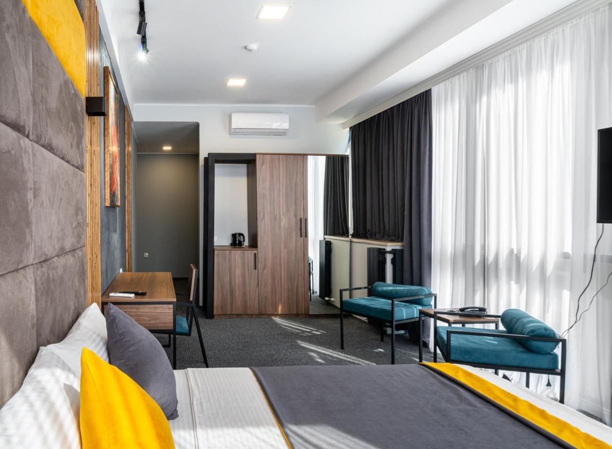 Bg Palace Hotel 트빌리시 외부 사진